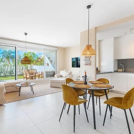 Luxury, Modern & Calm Near Puerto Banus Естепона