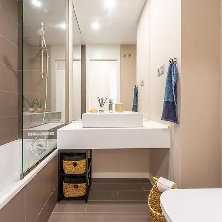 Luxury, Modern & Calm Near Puerto Banus Апартаменти Естепона
