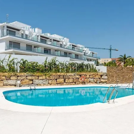 Luxury, Modern & Calm Near Puerto Banus