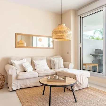 Luxury, Modern & Calm Near Puerto Banus Апартаменти Естепона