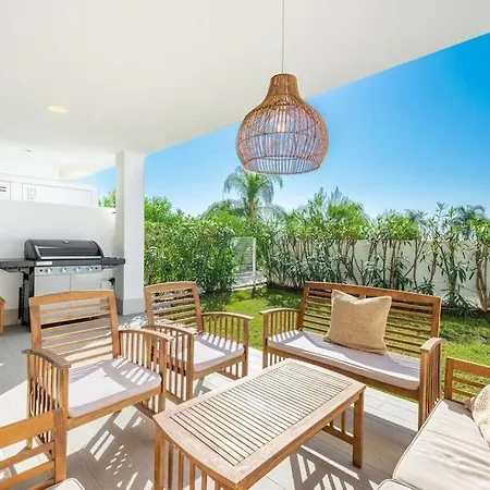 Luxury, Modern & Calm Near Puerto Banus 埃斯特波纳